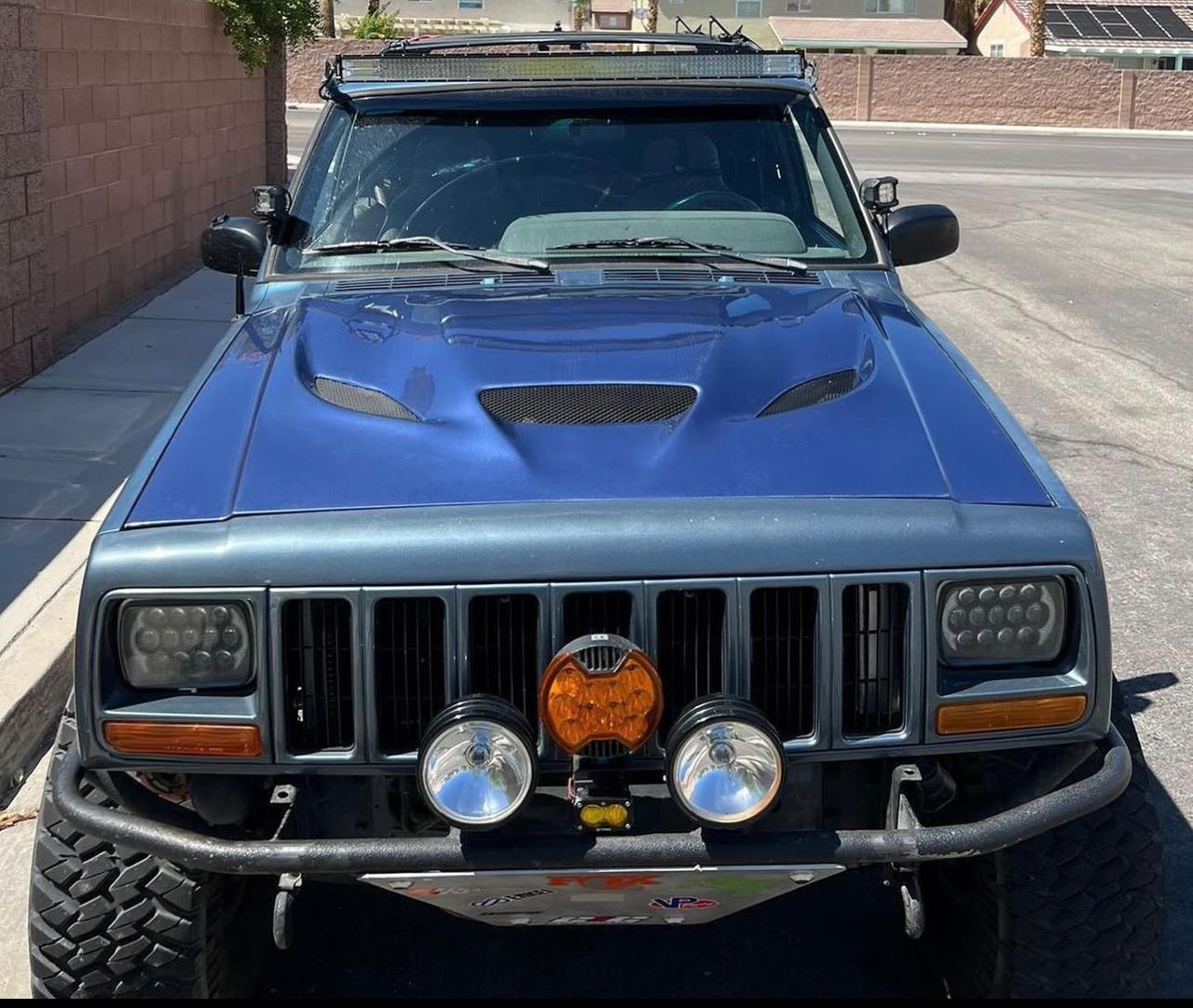 Toma de Aire / Inserto de Cofre Hellcat para Jeep Cherokee XJ - Imagen 2